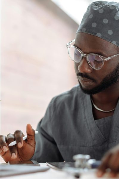 pexels-thirdman-5327921